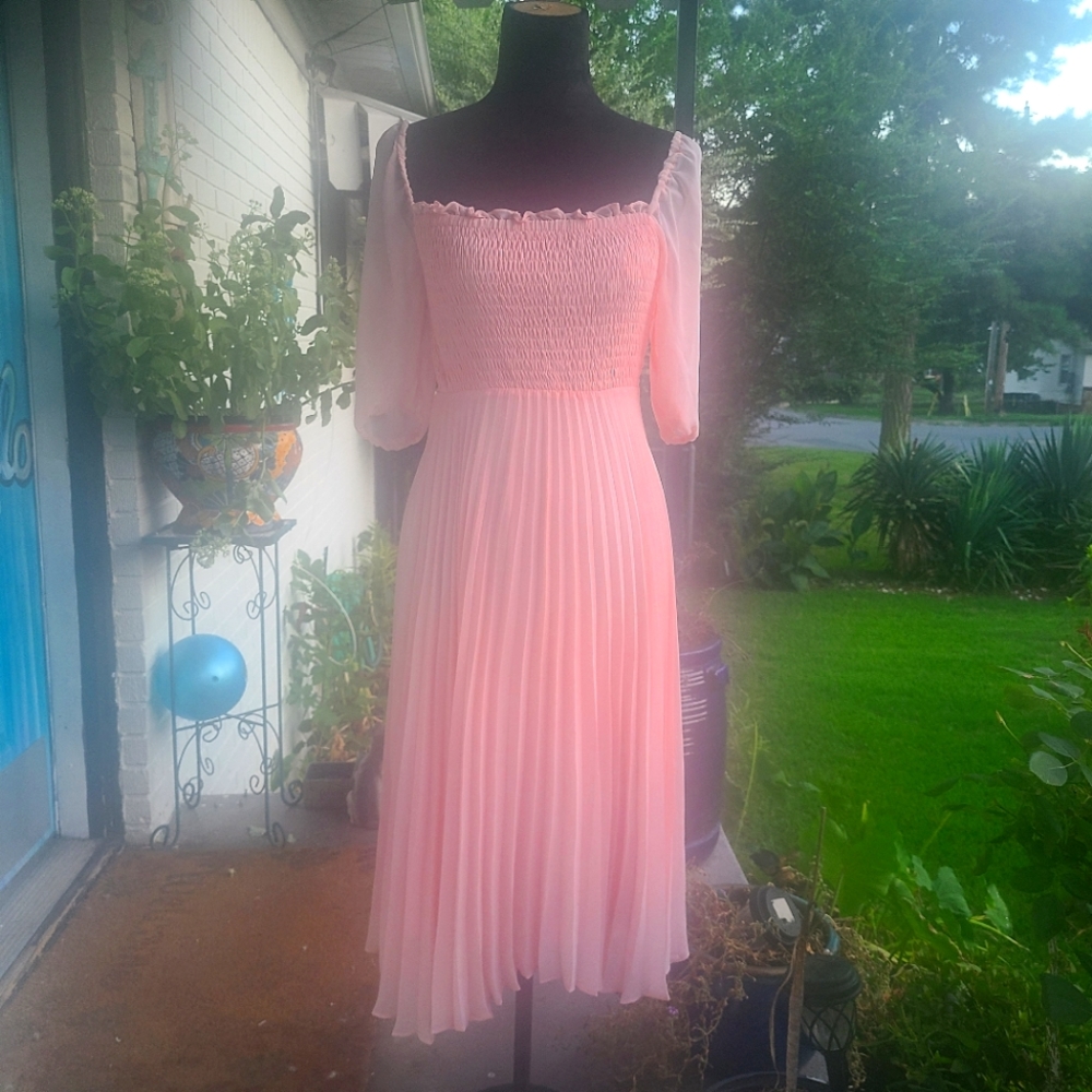 Bcbg generation pink pleated dress with sheer puff sleeves size 4